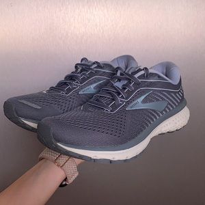 Women’s Ghost 12 Brooks